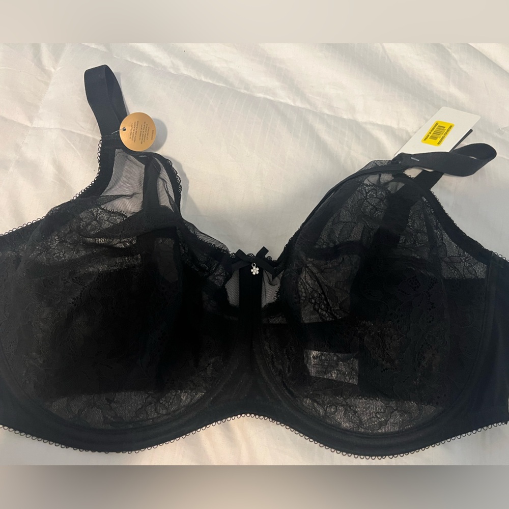 Brand New!  WACOAL Black Lace Full Coverage Bra, 42DDD